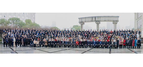 《凝心聚力，赢战2023》 ——Ag亚洲集团集团年度表扬大会暨2023年战略安排大会胜利终结